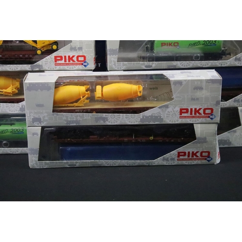 69 - 23 Boxed HO gauge items of rolling stock to include 10 x Electrotren, 8 x Piko, 3 x Liliput and 2 x ... 