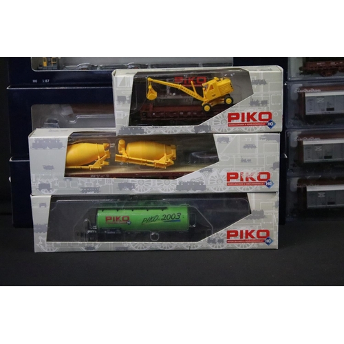 69 - 23 Boxed HO gauge items of rolling stock to include 10 x Electrotren, 8 x Piko, 3 x Liliput and 2 x ... 