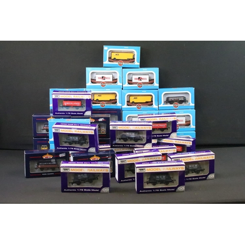 72 - 32 Boxed OO gauge to include 13 x Airfix, 12 x Dapol and 7 x Bachmann featuring 36-150 Plasser OWB 1... 