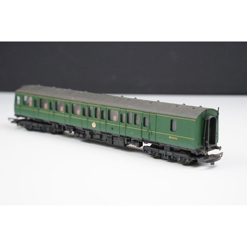 109 - Seven boxed OO gauge locomotives to include 4 x Hornby (R360 BR Class 86/2 Electric Phoenix, R068 BR... 