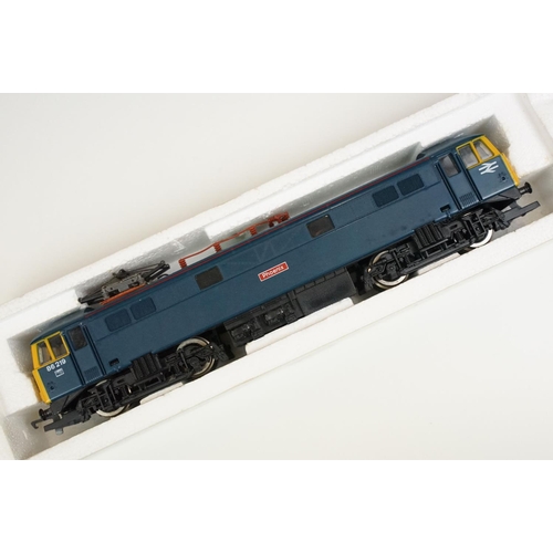 109 - Seven boxed OO gauge locomotives to include 4 x Hornby (R360 BR Class 86/2 Electric Phoenix, R068 BR... 