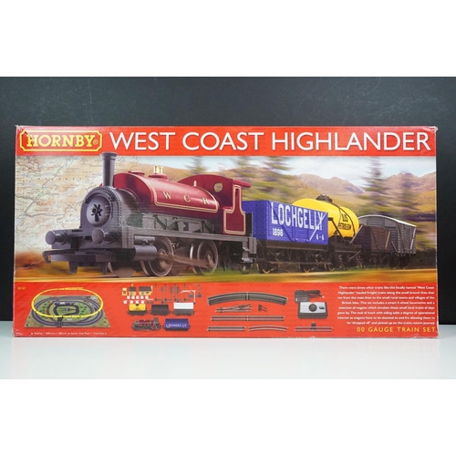 111 - Collection of OO gauge model railway to include boxed Bachmann 31305 Brome Manor locomotive, boxed H... 