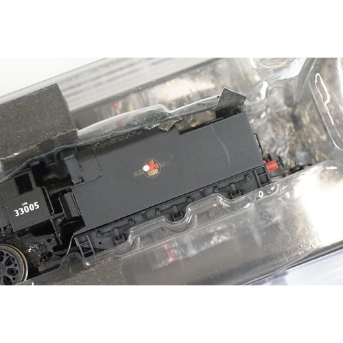 117 - Two cased N gauge locomotives to include Dapol DCC Fitted ND207AD BR Q1 Steam Locomotive 33005 BR La... 