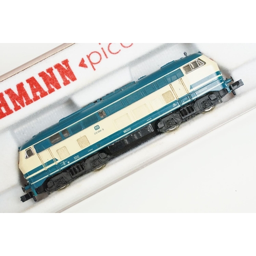 117 - Two cased N gauge locomotives to include Dapol DCC Fitted ND207AD BR Q1 Steam Locomotive 33005 BR La... 