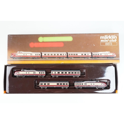 128 - Boxed Marklin Mini Club Z gauge 8873 train pack and 8793 coach pack, both complete (2)