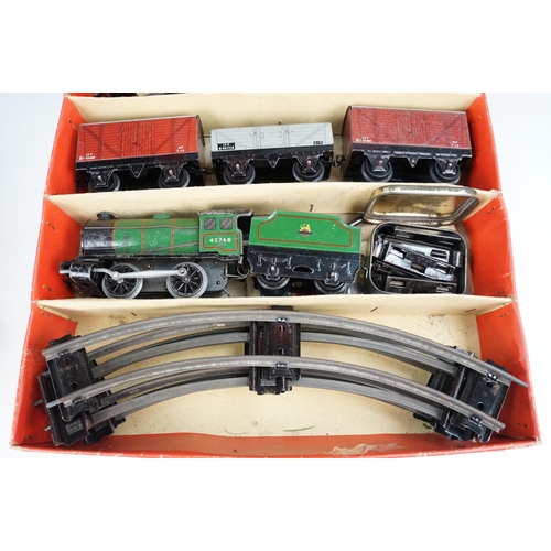 130 - Collection of Hornby O gauge model railway to include boxed Goods Set No 30 with locomotive, 3 x ite... 