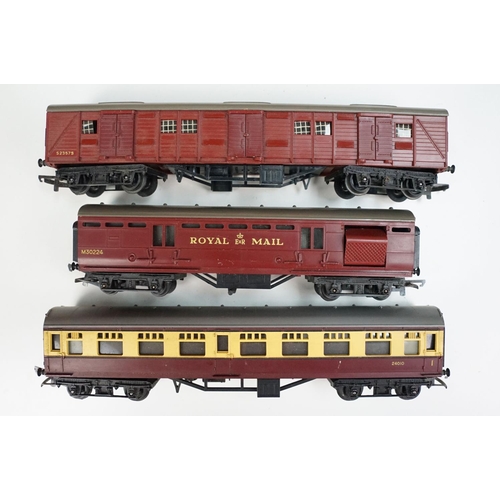 132 - 34 OO gauge Triang & Hornby items of rolling stock to include 17 x boxed examples and 17 x unboxed f... 