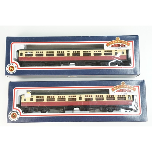 134 - Group of O & OO gauge model railway to include boxed Hornby O gauge train set with LMS 0-4-0 locomot... 