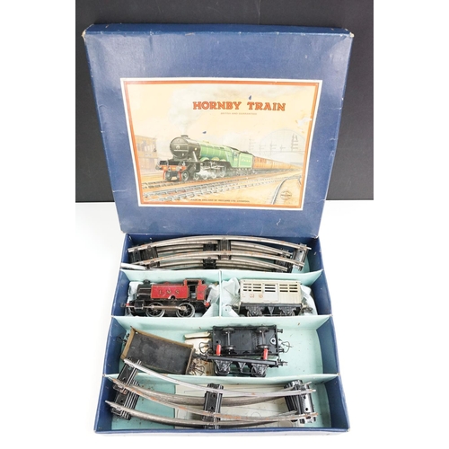 134 - Group of O & OO gauge model railway to include boxed Hornby O gauge train set with LMS 0-4-0 locomot... 