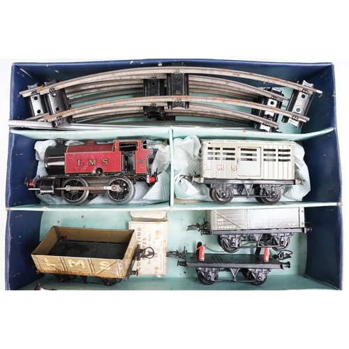 134 - Group of O & OO gauge model railway to include boxed Hornby O gauge train set with LMS 0-4-0 locomot... 