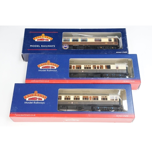 137 - 16 Boxed Bachmann OO gauge items of rolling stock, all coaches, to include 34-127A Collett Coach Fir... 