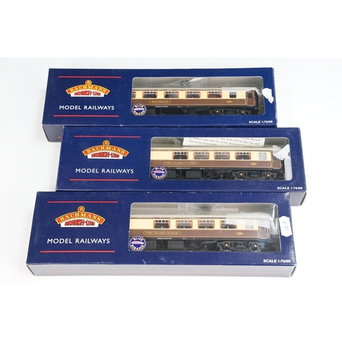 137 - 16 Boxed Bachmann OO gauge items of rolling stock, all coaches, to include 34-127A Collett Coach Fir... 