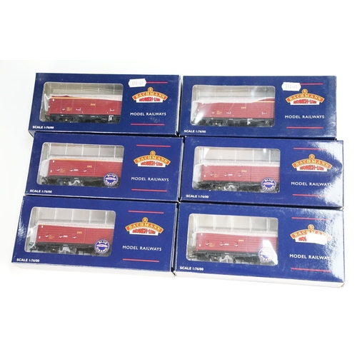 139 - 39 Boxed Bachmann OO gauge items of rolling stock to include 37-577A TTA Tank Wagon Shell BP grey, 3... 