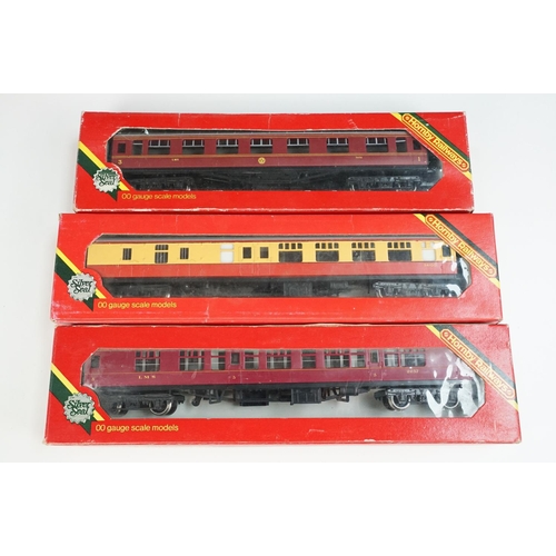 140 - 44 Boxed Hornby OO gauge items of rolling stock to include R4146A Pullman 3rd Class Kitchen Car, R47... 