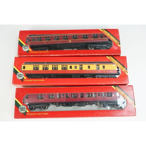 140 - 44 Boxed Hornby OO gauge items of rolling stock to include R4146A Pullman 3rd Class Kitchen Car, R47... 