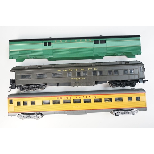 144 - 27 HO gauge American line items of rolling stock to include Union Pacific, Southern, Santa Fe and So... 