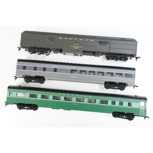 144 - 27 HO gauge American line items of rolling stock to include Union Pacific, Southern, Santa Fe and So... 