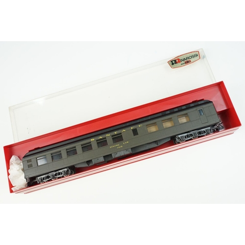 172 - Eight boxed Rivarossi HO gauge items of Santa Fe rolling stock to include 2743, 2732 and 2718, featu... 