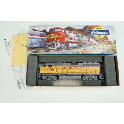 174 - Five boxed HO gauge locomotives to include Walthers Trainline 931-200 ALOC FA 1 Undecorated, 2 x Ath... 