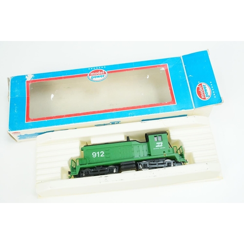 174 - Five boxed HO gauge locomotives to include Walthers Trainline 931-200 ALOC FA 1 Undecorated, 2 x Ath... 