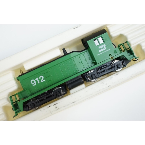 174 - Five boxed HO gauge locomotives to include Walthers Trainline 931-200 ALOC FA 1 Undecorated, 2 x Ath... 