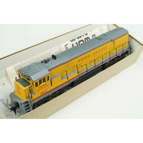 174 - Five boxed HO gauge locomotives to include Walthers Trainline 931-200 ALOC FA 1 Undecorated, 2 x Ath... 