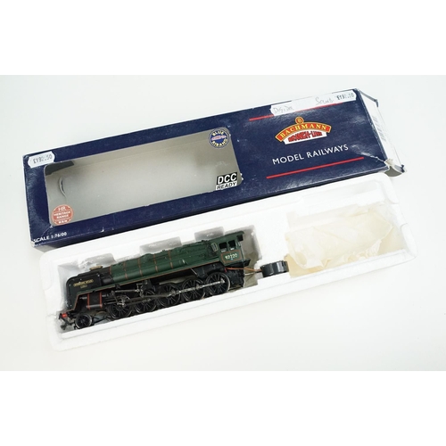 175 - Five boxed Bachmann OO gauge locomotives to include 32-850 NRM 9F 2-10-0 Standard 92220 Evening Star... 