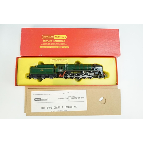 177 - Five boxed Triang / Hornby OO gauge locomotives to include R861 BR 2-10-0 Locomotive Evening Star, R... 