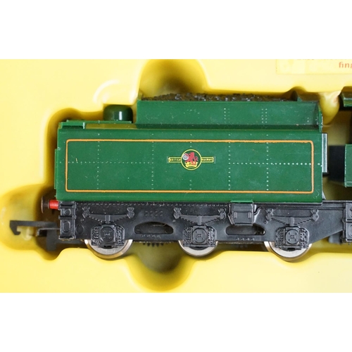 177 - Five boxed Triang / Hornby OO gauge locomotives to include R861 BR 2-10-0 Locomotive Evening Star, R... 