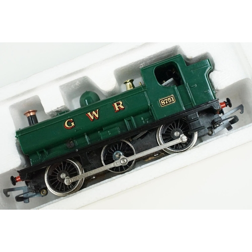 177 - Five boxed Triang / Hornby OO gauge locomotives to include R861 BR 2-10-0 Locomotive Evening Star, R... 