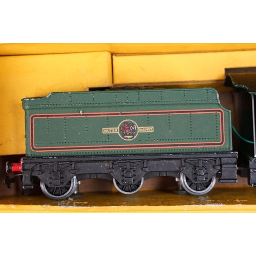 179 - Boxed Hornby Dublo EDP20 Bristolian Passenger Train set with Bristol Castle locomotive, rolling stoc... 