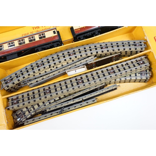 179 - Boxed Hornby Dublo EDP20 Bristolian Passenger Train set with Bristol Castle locomotive, rolling stoc... 