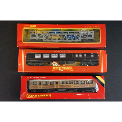 75 - 42 Boxed Hornby OO gauge items of rolling stock to include R216 BP 100 Ton Tank Wagon (tea), R020 Fr... 