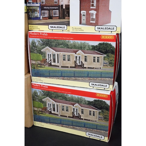 150 - 25 Boxed Hornby Skaledale OO gauge pre-decorated trackside buildings and accessories to include 3 x ... 