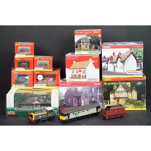 155 - Two OO gauge locomotives to include Lima 33042 Diesel and Hornby BR 0-4-0 06008 plus 11 x trackside ... 