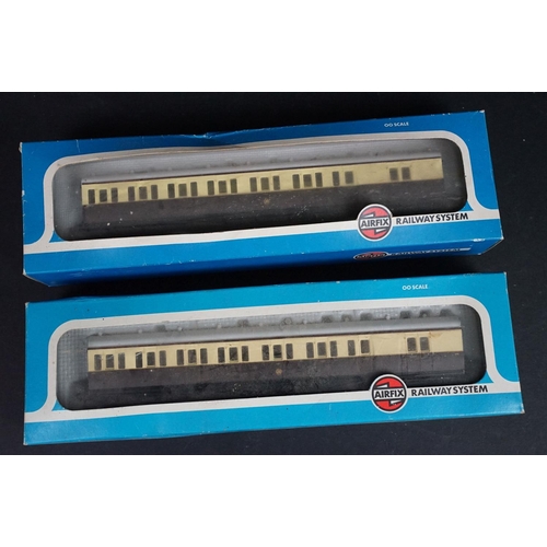 156 - 28 Boxed OO gauge items of rolling stock to include 25 x Hornby / Triang, 2 x Airfix and 1 x Wrenn, ... 