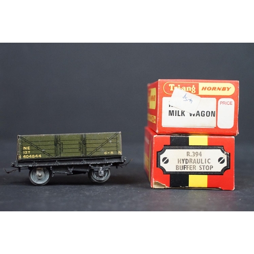 156 - 28 Boxed OO gauge items of rolling stock to include 25 x Hornby / Triang, 2 x Airfix and 1 x Wrenn, ... 