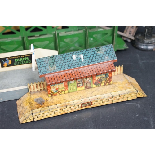 161 - Quantity of O gauge model railway featuring Hornby and Chad Valley to include 4 x Hornby items of ro... 