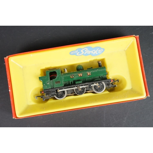 162 - Collection of Triang Hornby OO gauge model railway to include 5 x locomotives (R51S GWR 0-6-0 PT wit... 