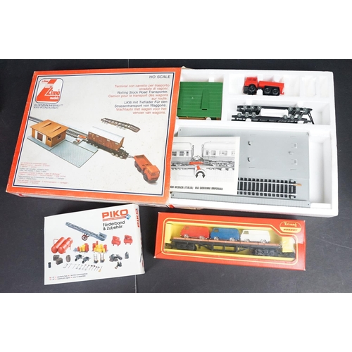 168 - Quantity of boxed OO/HO gauge model rail to include 3 x boxed Hornby Action Accessories featuring R8... 