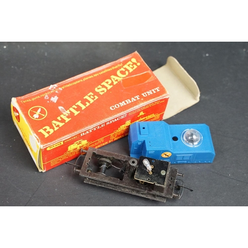 170 - 49 Boxed OO gauge items of rolling stock to include Hornby, Triang, Wrenn, Grafar, Airfix and Dapol ... 