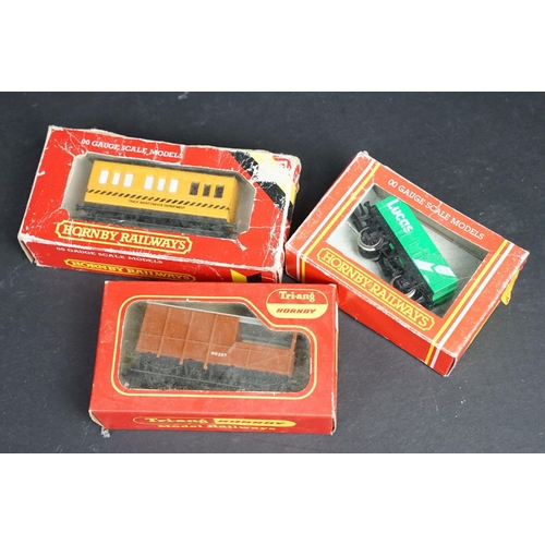 170 - 49 Boxed OO gauge items of rolling stock to include Hornby, Triang, Wrenn, Grafar, Airfix and Dapol ... 