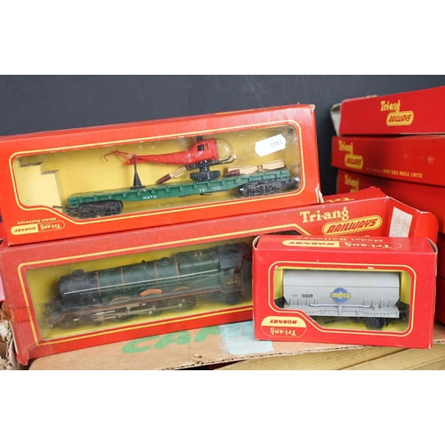 171 - Collection of Triang / Hornby OO gauge model railway to include boxed R357 AIA AIA Diesel Electric L... 