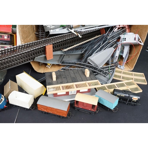 171 - Collection of Triang / Hornby OO gauge model railway to include boxed R357 AIA AIA Diesel Electric L... 