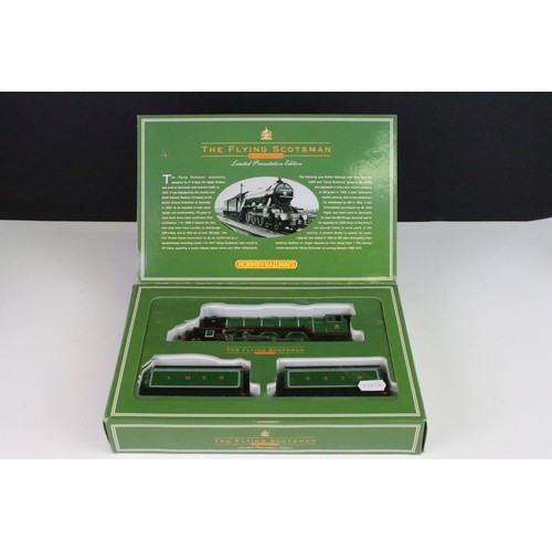 53 - Boxed Hornby OO gauge ltd edn presentation R075 Flying Scotsman locomotive with two tenders, bit of ... 