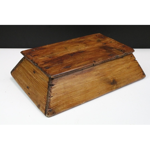 132 - 19th century pine two section cutlery tray with integral carrying handle, 37cm long