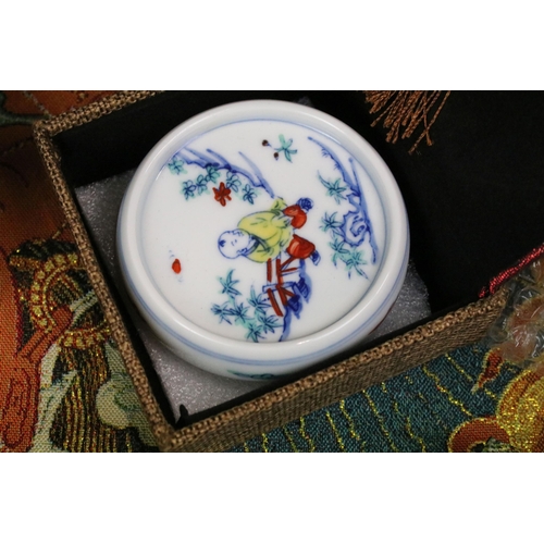 368 - Selection of Oriental items to include Citizen cloissone miniature plates, apple and vase, bobblehea... 