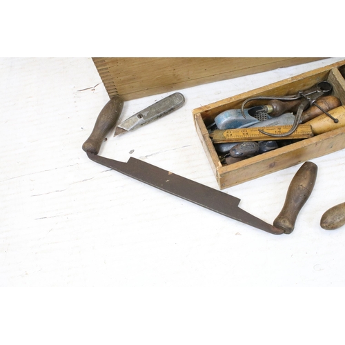 372 - Vintage Pine toolbox containing tools, saws planes, files, hammers etc.