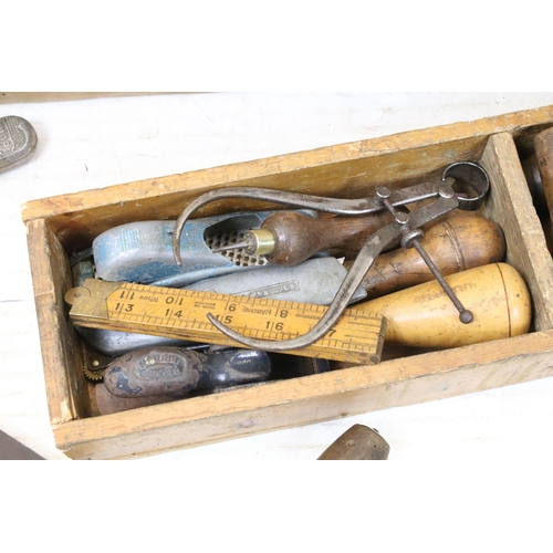 372 - Vintage Pine toolbox containing tools, saws planes, files, hammers etc.