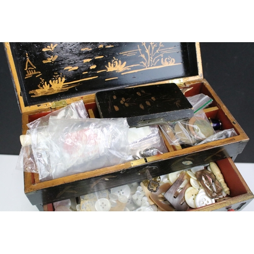 271 - A vintage Japanese lacquer ware jewellery box to include contents of vintage buttons and jewellery.